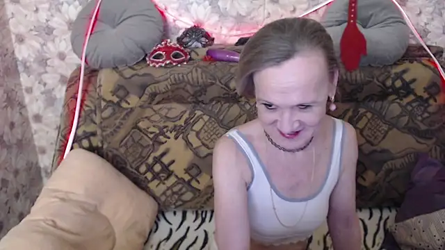 MissBekker online show from April 7, 3:14 pm