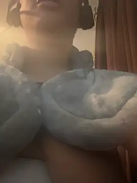 nickytheehawtie online show from April 7, 9:17 pm