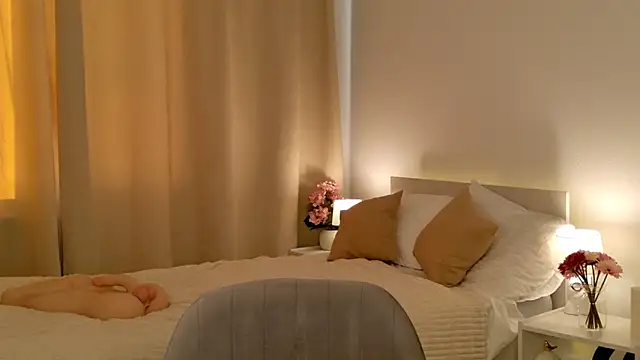 bella  rose online show from March 10, 2:21 pm