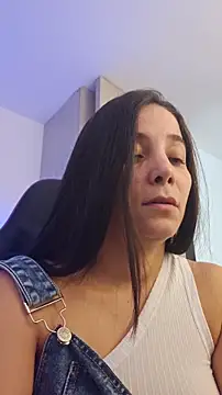 miaeyes online show from November 20, 6:09 pm