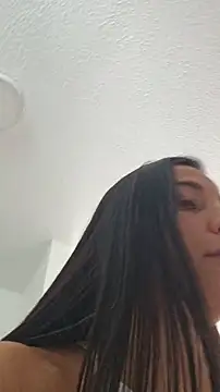 miaeyes online show from November 21, 6:10 pm