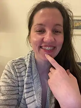 Nicole-Ray online show from March 4, 8:59 pm