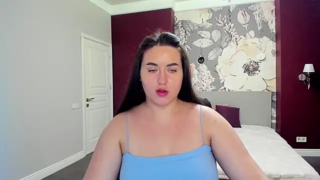 Roxie Bradley online show from October 28, 6:41 am