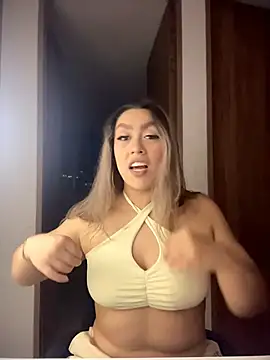 Im sophiie online show from April 16, 6:57 am