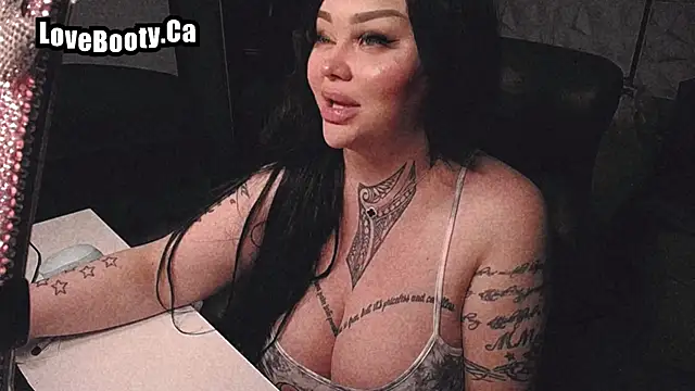 sheylagoddess11 online show from October 8, 5:45 am