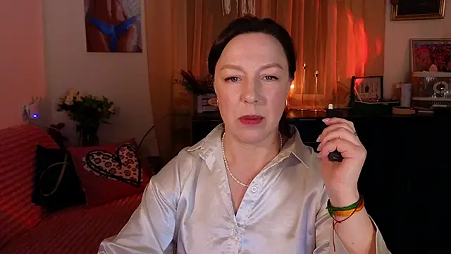 vanessawis  online show from February 26, 1:15 am