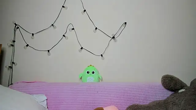 FlowerOfSin2001 online show from October 3, 4:12 pm