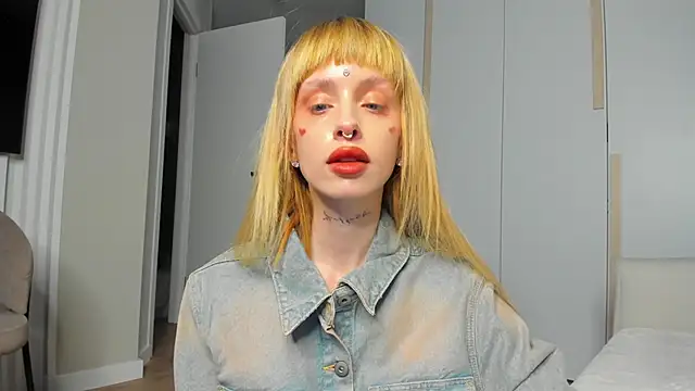 FlowerOfSin2001 online show from June 17, 3:57 pm