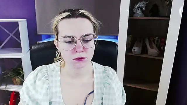 Zoey Erotic online show from March 23, 5:35 am