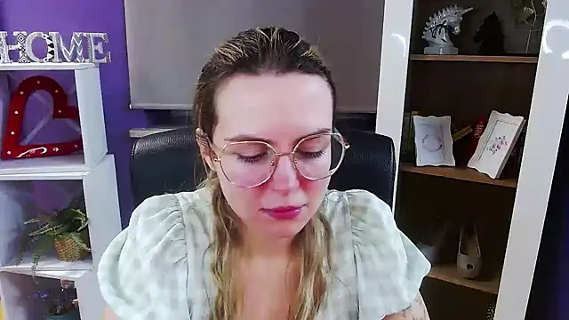 Zoey Erotic online show from January 16, 6:31 am