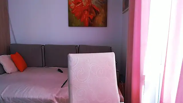 Snapshot of Magic_Blondie chatting on September 27, 1:29 pm Magic Blondie online show from September 27, 1:29 pm