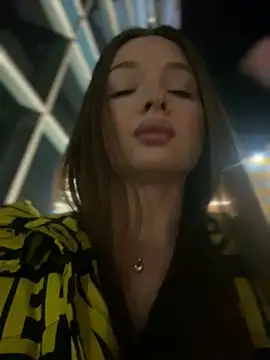 KrisMagnoly online show from March 7, 5:42 pm