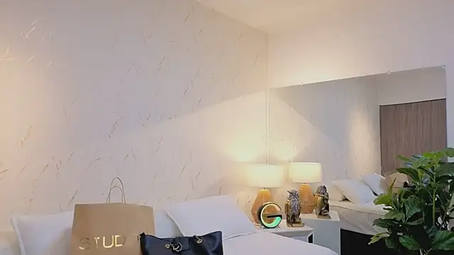 ava blue online show from April 20, 8:01 pm