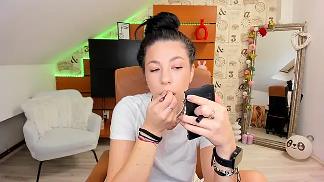 EmillyTaylor online show from September 23, 3:48 am