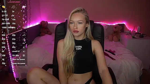 AmandaFiree online show from September 22, 8:24 am