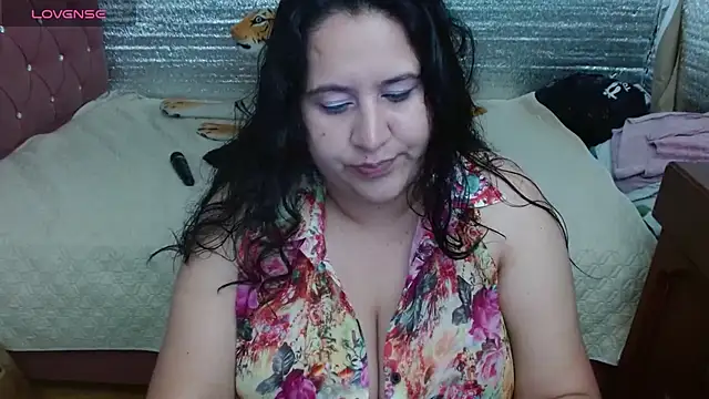 EMILY-NESSA online show from March 10, 1:26 pm