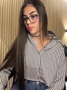 Sarasanders 4 online show from March 14, 2:45 am