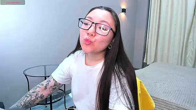 gentle muse online show from February 3, 12:21 am