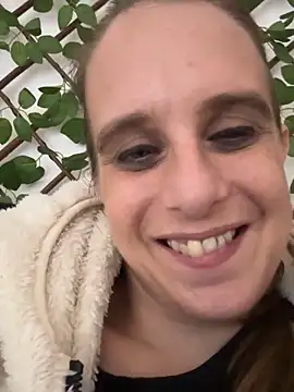 Chantalee online show from November 21, 1:35 pm