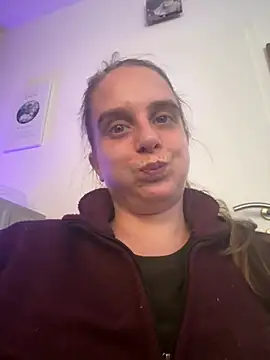 Chantalee online show from March 6, 10:43 am