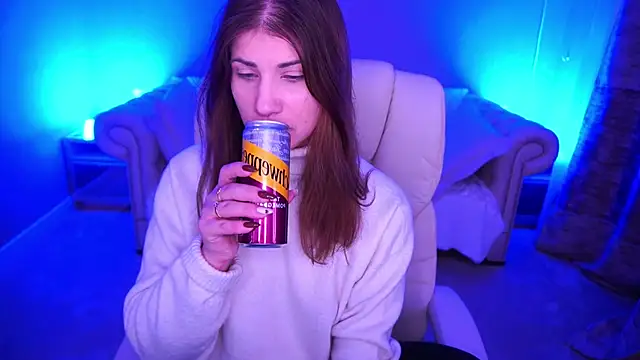 CassandraGood online show from December 3, 7:33 am