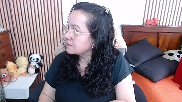 Snapshot of Sonialorens_ chatting on September 30, 3:39 pm Sonialorens  online show from September 30, 3:39 pm