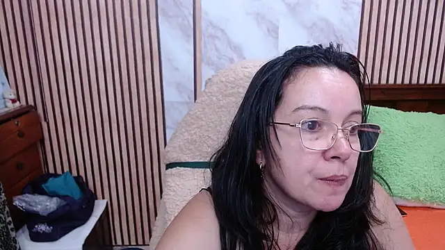 Snapshot of Sonialorens_ chatting on October 16, 1:52 am Sonialorens  online show from October 16, 1:52 am