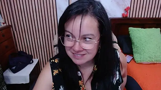 Snapshot of Sonialorens_ chatting on October 17, 9:51 pm Sonialorens  online show from October 17, 9:51 pm