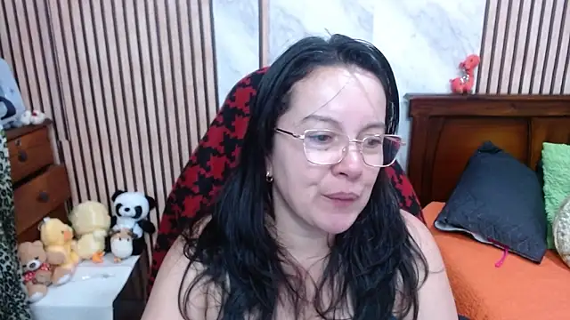 Snapshot of Sonialorens_ chatting on October 6, 11:09 pm Sonialorens  online show from October 6, 11:09 pm