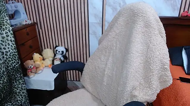 Snapshot of Sonialorens_ chatting on October 2, 11:21 pm Sonialorens  online show from October 2, 11:21 pm