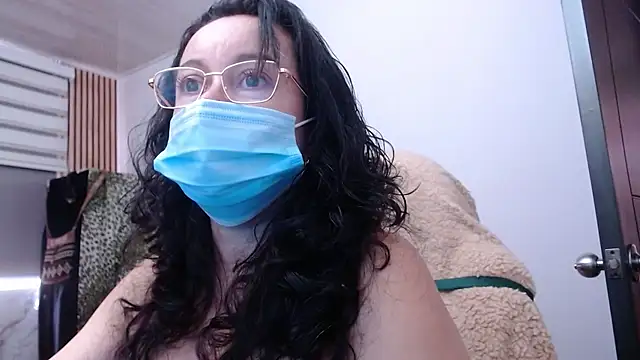 Snapshot of Sonialorens_ chatting on October 27, 3:29 pm Sonialorens  online show from October 27, 3:29 pm