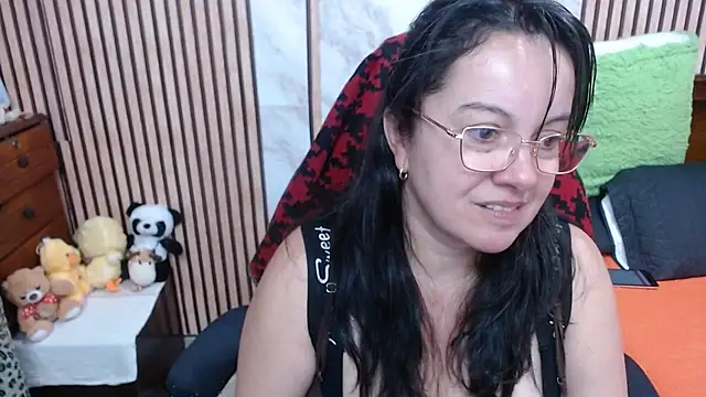 Snapshot of Sonialorens_ chatting on October 4, 8:46 pm Sonialorens  online show from October 4, 8:46 pm