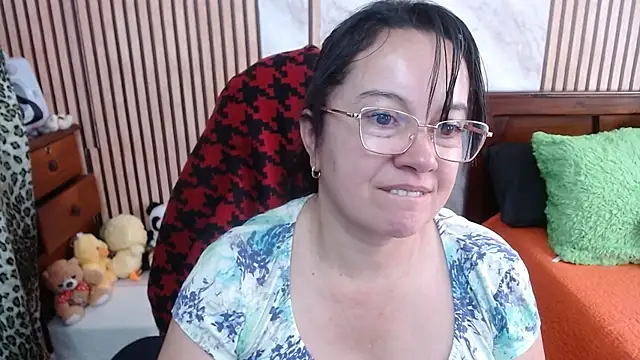 Snapshot of Sonialorens_ chatting on October 5, 9:53 pm Sonialorens  online show from October 5, 9:53 pm