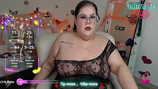 GiannaMorrys online show from October 30, 4:04 am