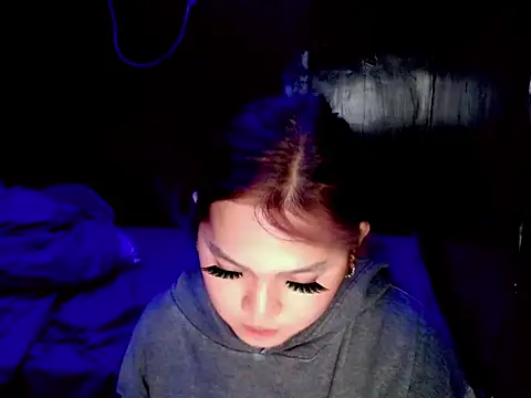 Lianneeeeee1 online show from June 22, 11:29 am