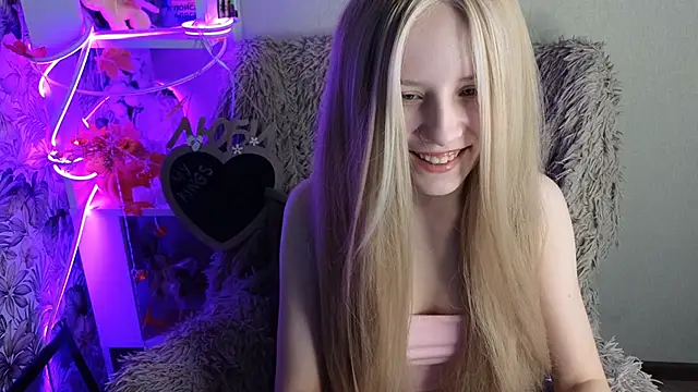 sarakaell online show from November 19, 3:06 am