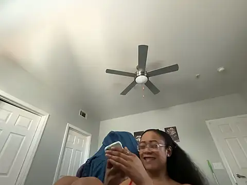 RylHoneyy online show from January 18, 11:01 pm