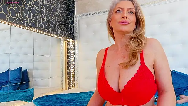 karissia online show from March 22, 9:37 am