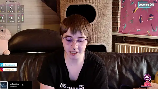 Snapshot of GamerGirl_Eve chatting on September 25, 6:17 pm GamerGirl Eve online show from September 25, 6:17 pm