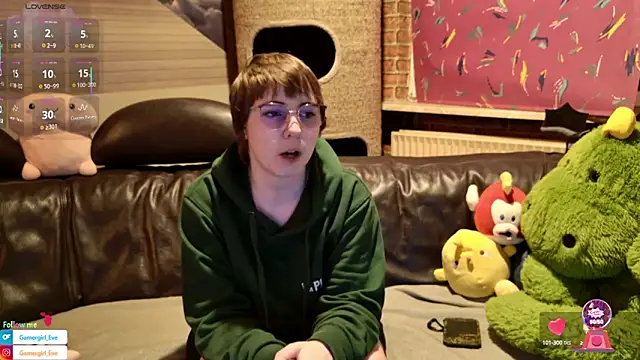 Snapshot of GamerGirl_Eve chatting on October 8, 7:29 pm GamerGirl Eve online show from October 8, 7:29 pm