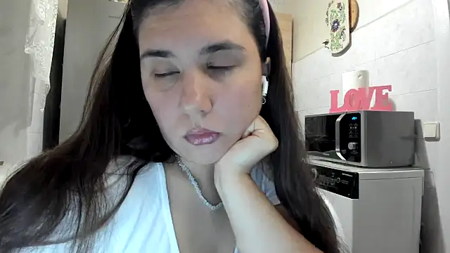 MiaMarrone online show from November 13, 12:53 am