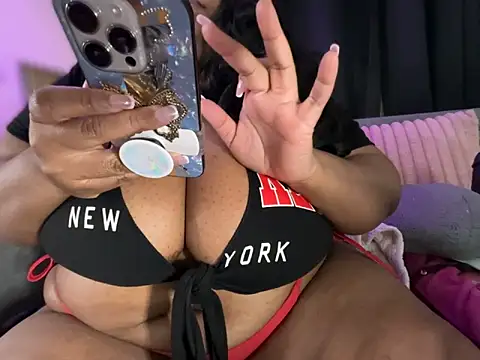 EbonyGoddessKira online show from November 4, 10:48 pm