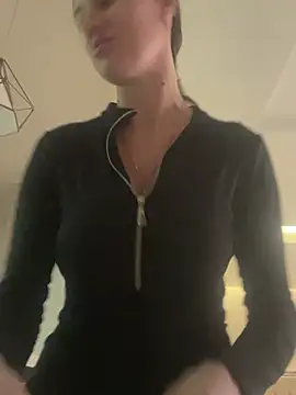 Flossy Vettie online show from April 14, 3:45 pm