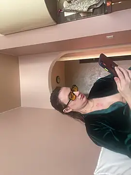 Flossy Vettie online show from March 13, 1:23 pm