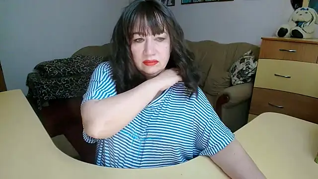 Lucretia Goldi  online show from February 11, 10:00 pm