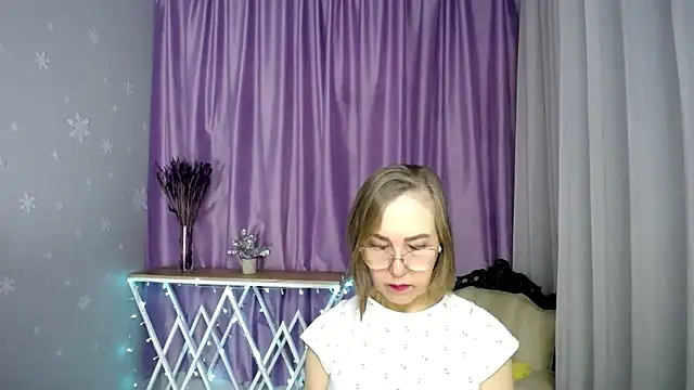 queen a n i online show from March 26, 8:27 am