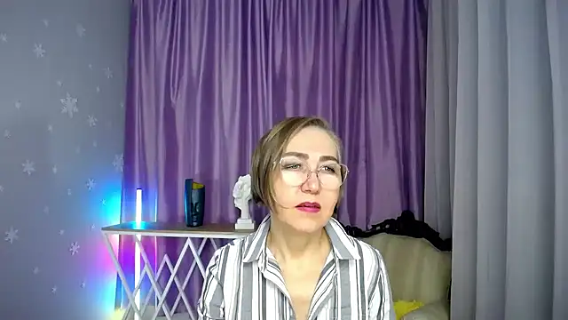 queen a n i online show from November 3, 2:10 pm