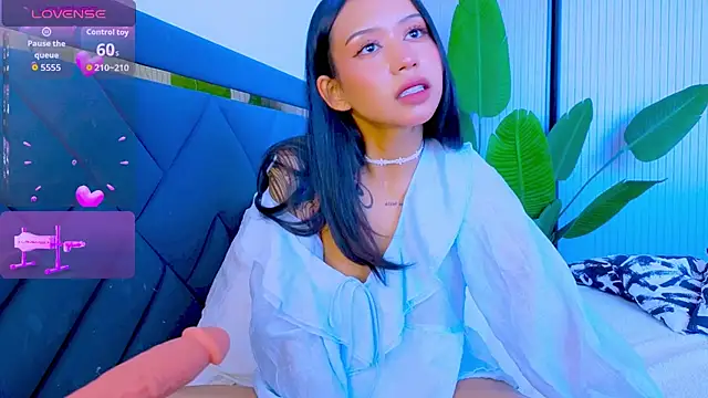 Mia Tin online show from April 20, 8:28 am