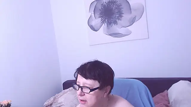 ChristaRose online show from November 14, 12:10 am