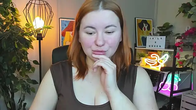 LAYLAxSTAR online show from February 13, 8:16 am